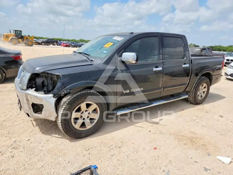 2015 Nissan TITAN photo