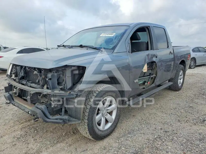 2015 Nissan TITAN фото