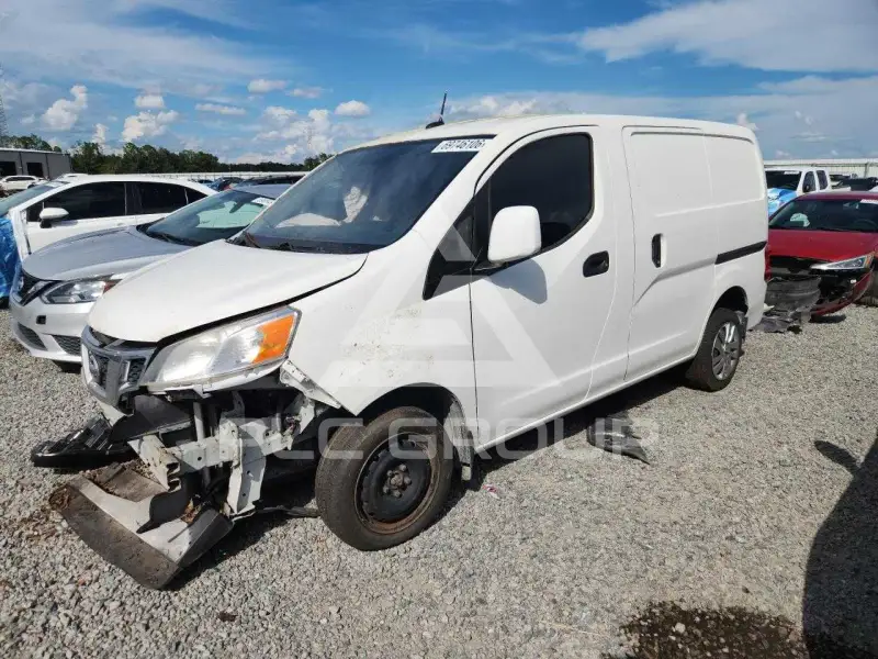 2015 Nissan NV 200 фото