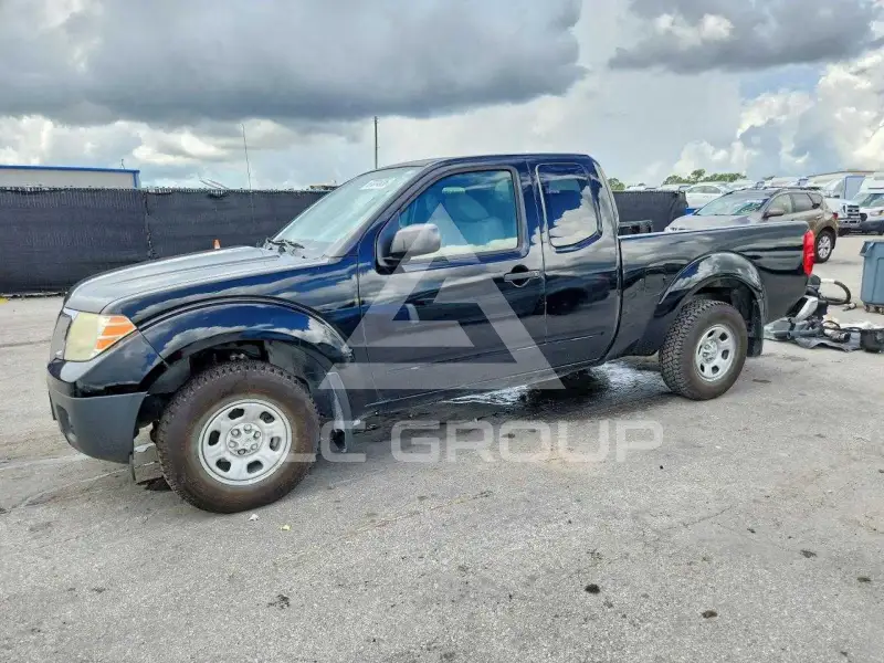 2015 Nissan FRONTIER фото