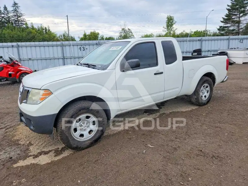 2015 Nissan FRONTIER photo