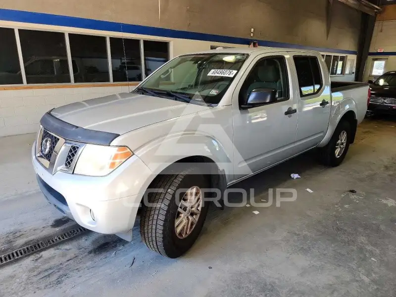 2015 Nissan FRONTIER фото