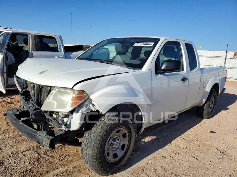 2015 Nissan FRONTIER фото