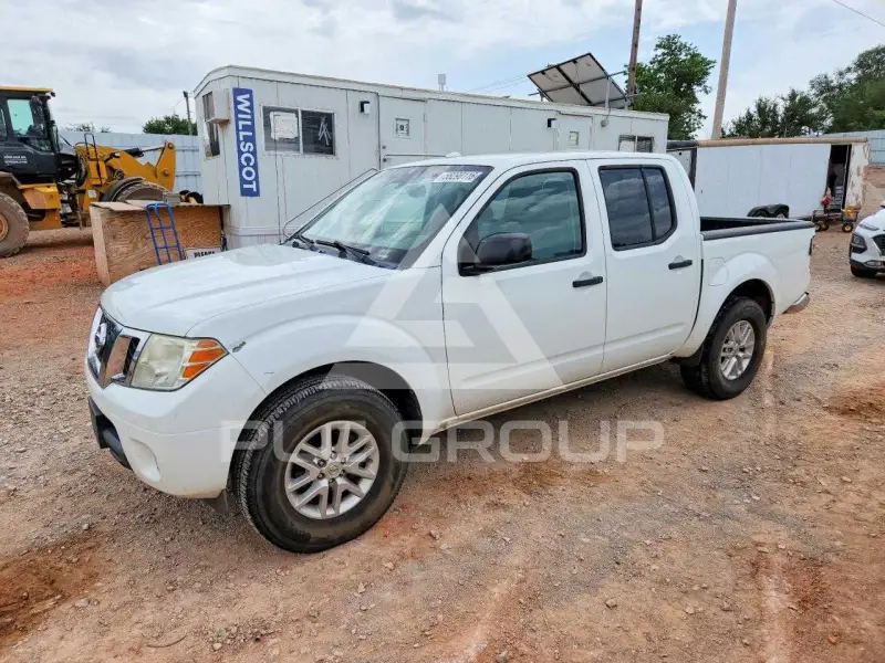 2015 Nissan FRONTIER photo