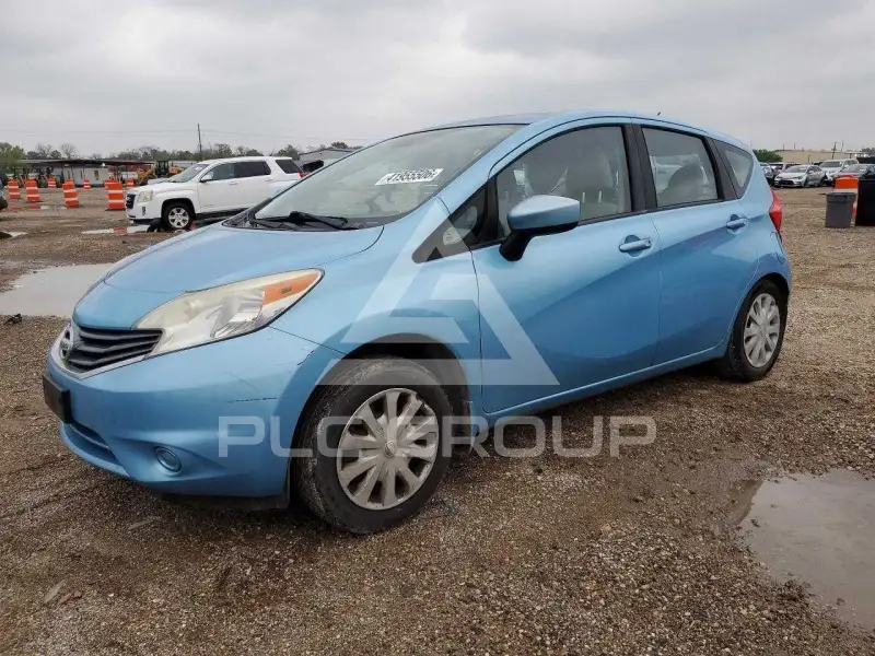 2015 Nissan VERSA фото