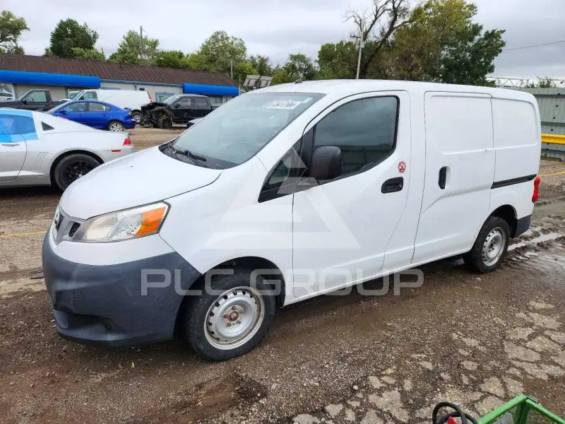 2015 Nissan NV фото