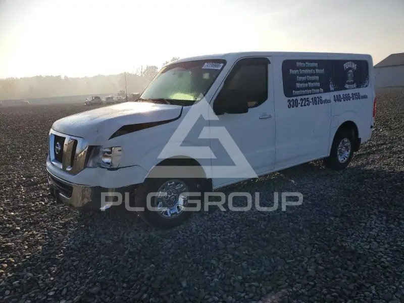 2015 Nissan NV photo