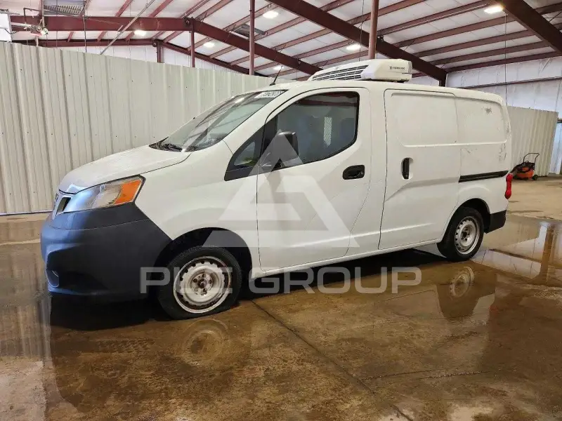 2015 Nissan NV 200 фото