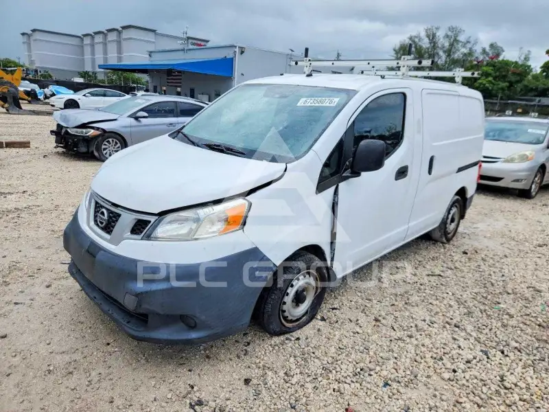 2015 Nissan NV фото