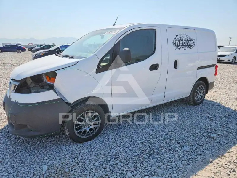 2015 Nissan NV фото