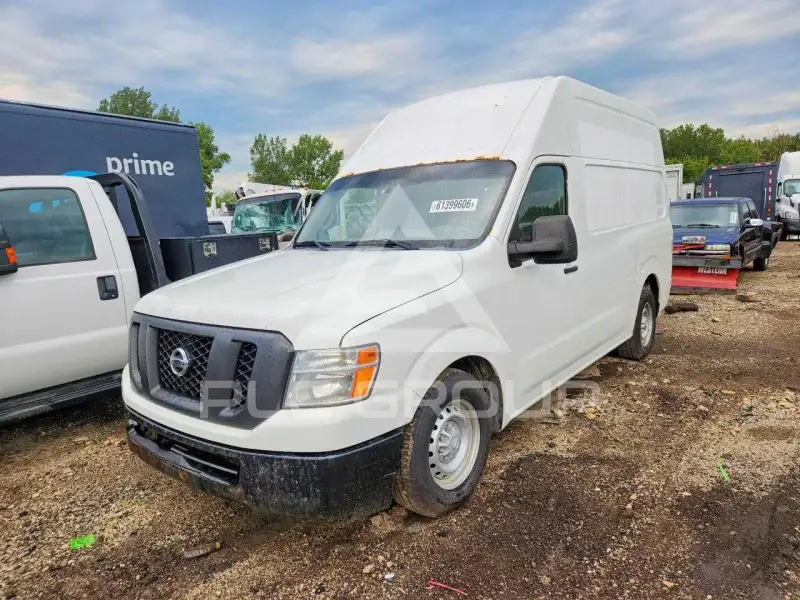 2015 Nissan NV фото