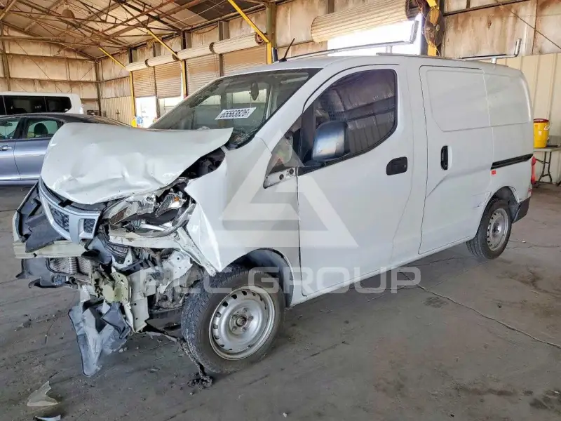 2015 Nissan NV 200 фото