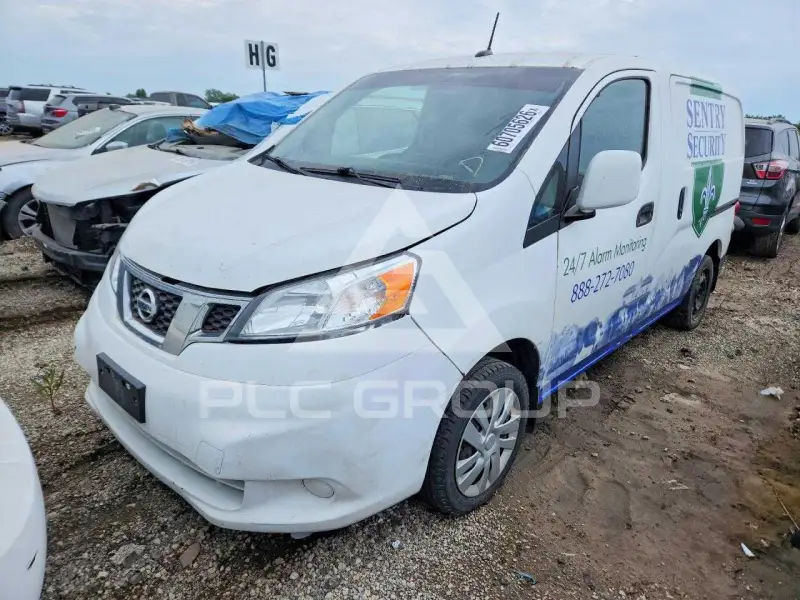 2015 Nissan NV photo