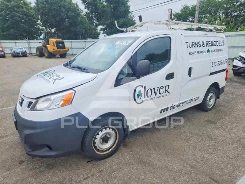 2015 Nissan NV 200 фото