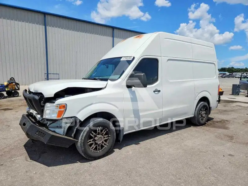2015 Nissan NV photo
