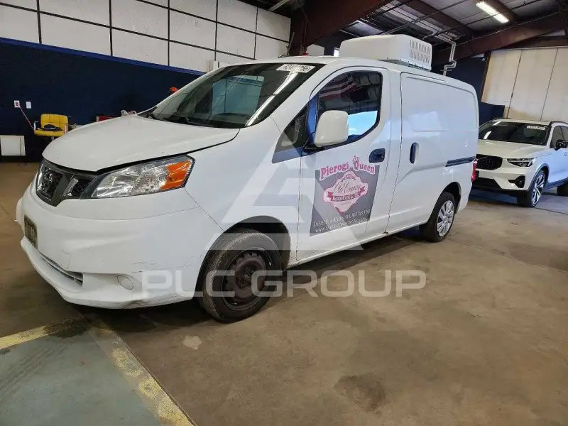 2015 Nissan NV фото
