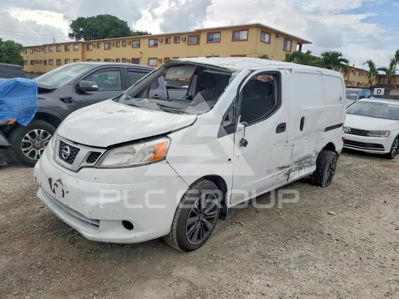 2015 Nissan NV фото