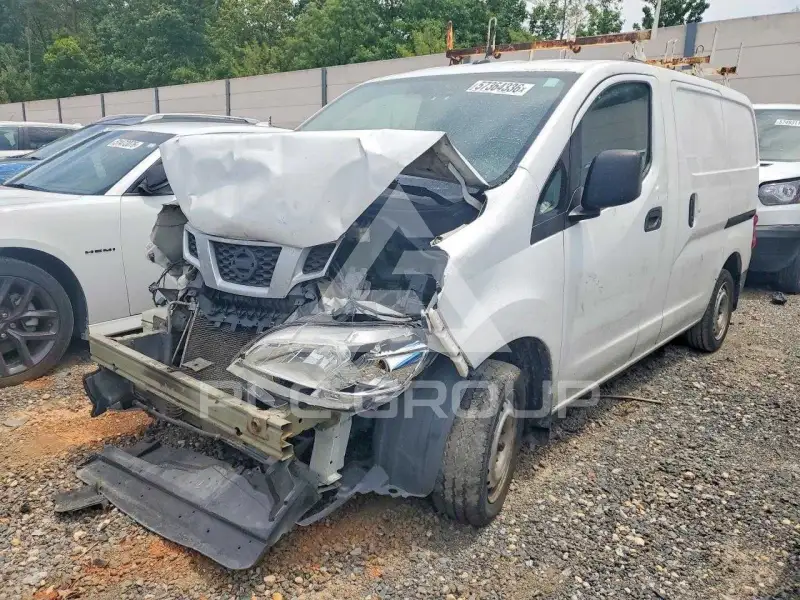 2015 Nissan NV 200 photo