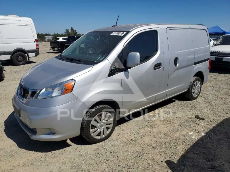 2015 Nissan NV 200 photo