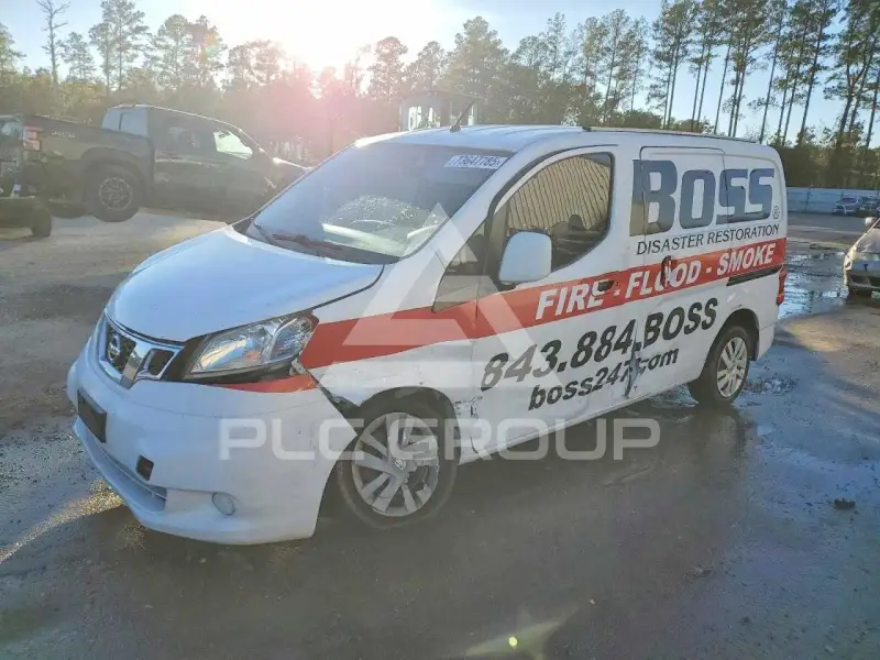 2015 Nissan NV photo