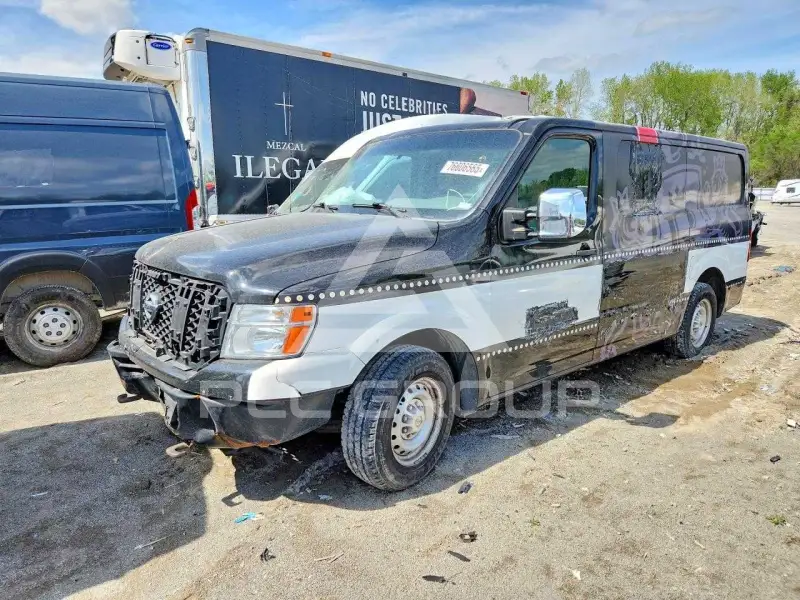 2015 Nissan NV фото