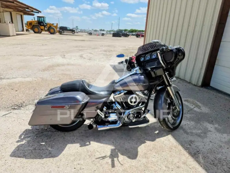 2015 Harley-Davidson FL photo