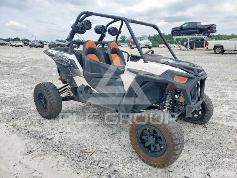 2015 Polaris Sidebyside фото