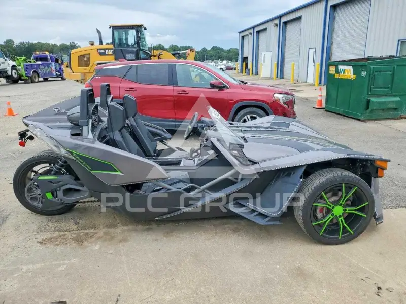 2015 Polaris Slingshot photo