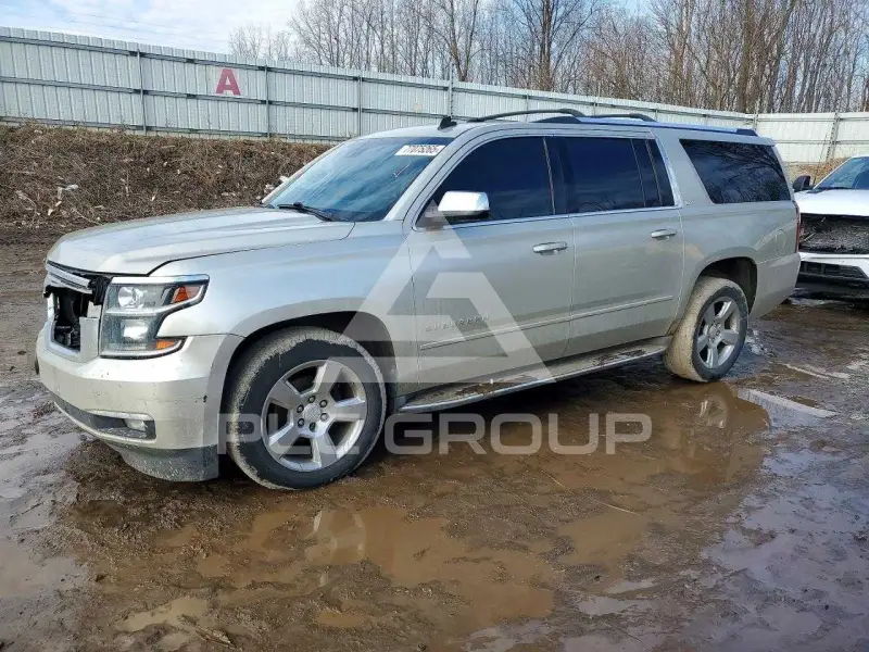 2015 Chevrolet Suburan photo