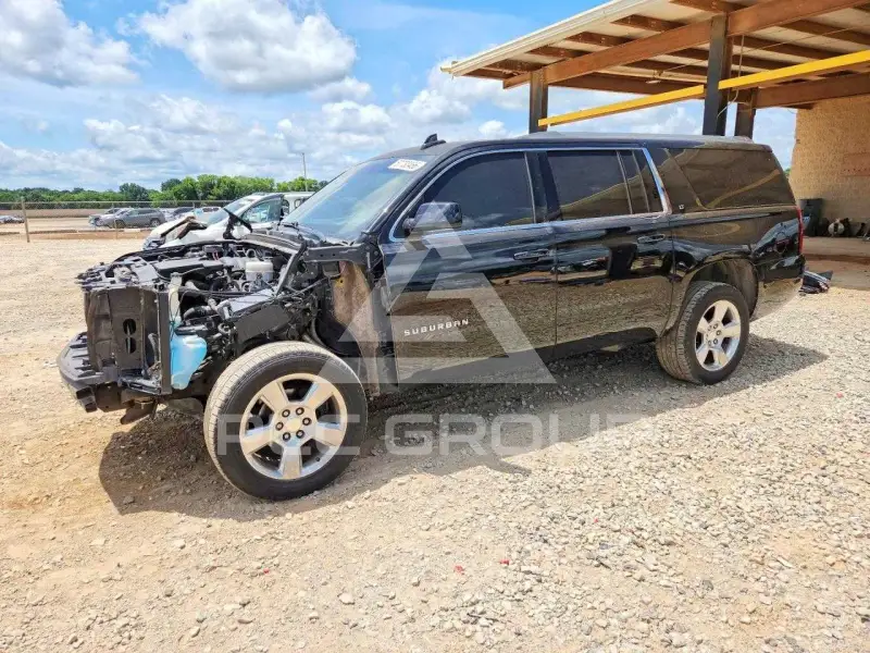 2015 Chevrolet Suburan photo