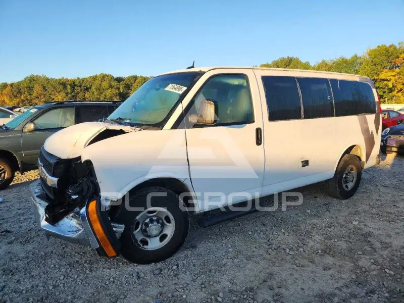 2015 Chevrolet Express photo