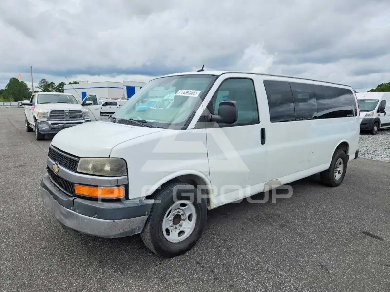2015 Chevrolet Express фото