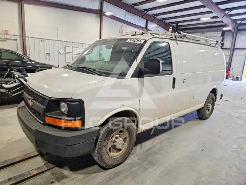 2015 Chevrolet Express photo