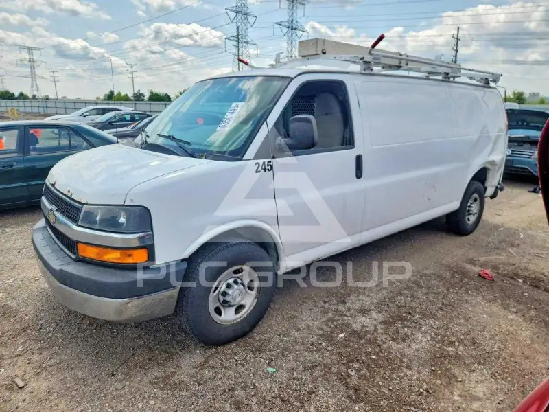 2015 Chevrolet Express photo