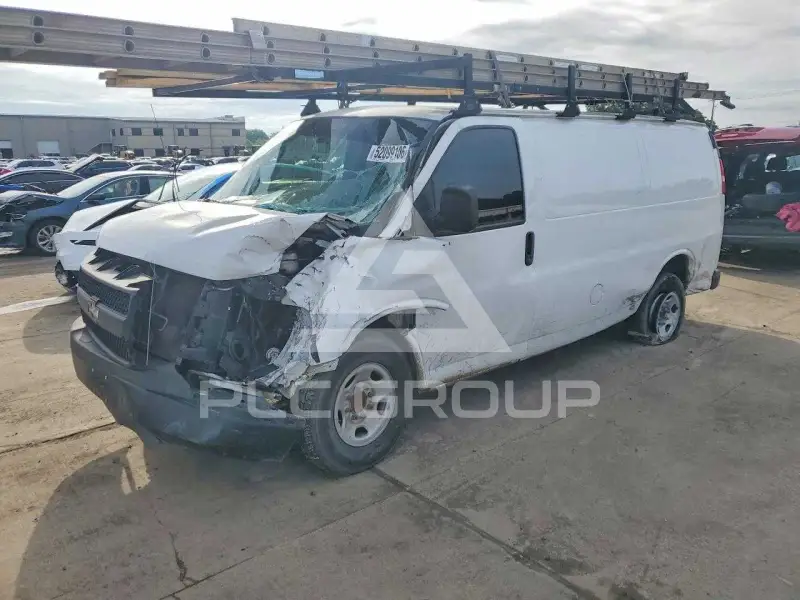 2015 Chevrolet Express photo