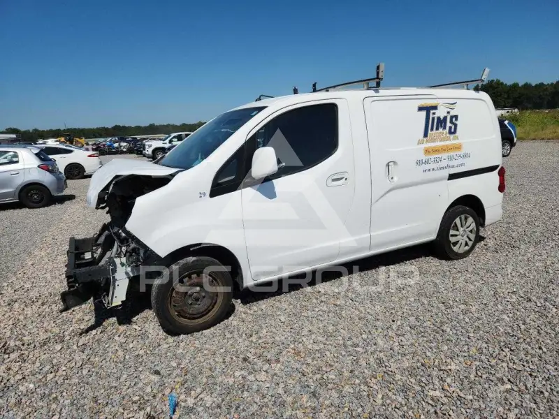 2015 Chevrolet Express photo