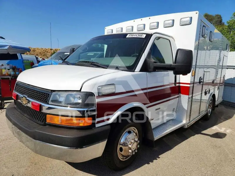 2015 Chevrolet Express photo