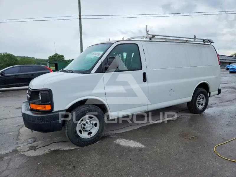 2015 Chevrolet Express photo