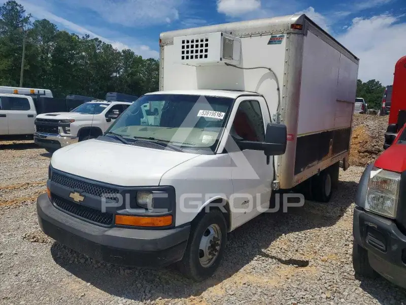 2015 Chevrolet Express photo