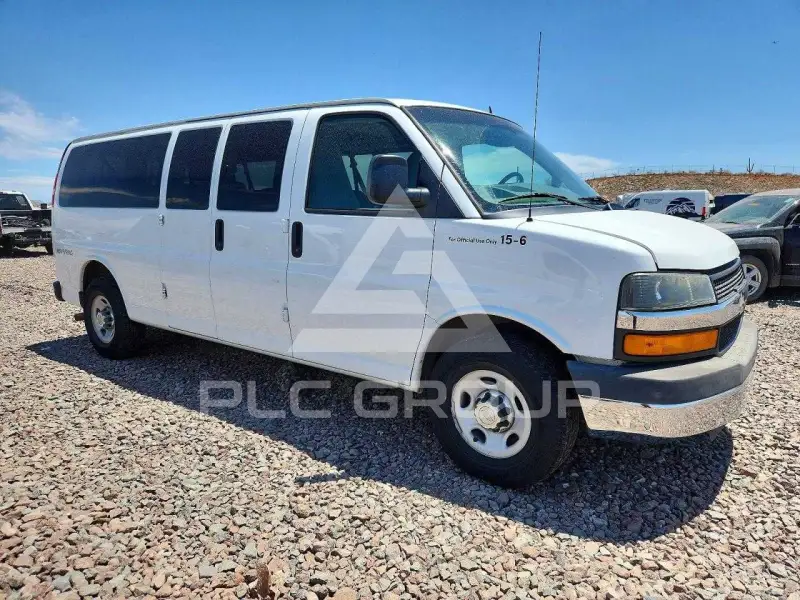 2015 Chevrolet Express фото