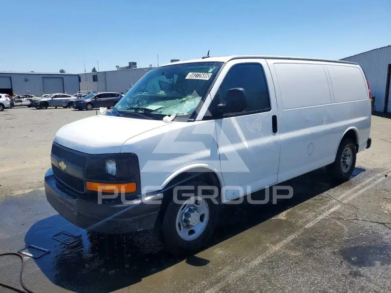 2015 Chevrolet Express photo