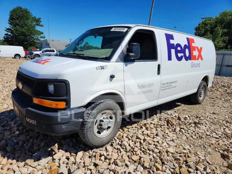 2015 Chevrolet Express фото