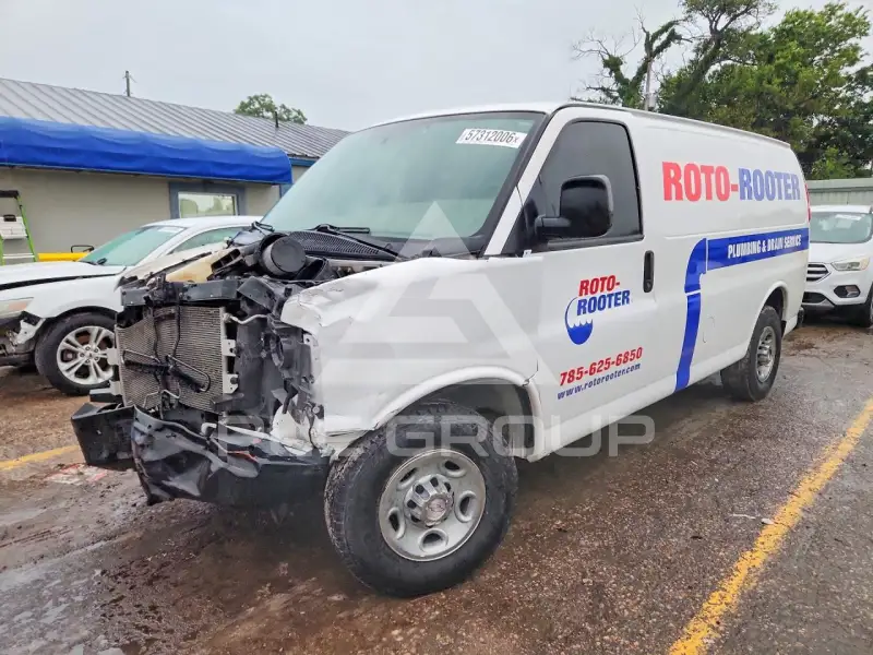 2015 Chevrolet Express photo