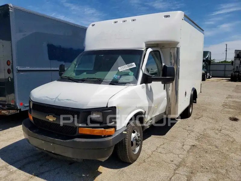 2015 Chevrolet Express photo