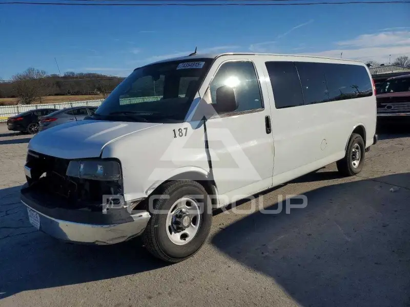 2015 Chevrolet Express фото