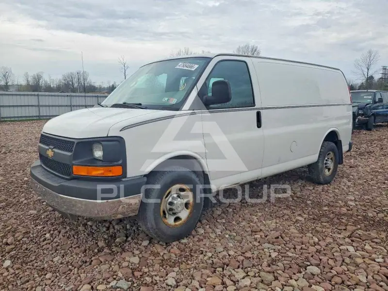 2015 Chevrolet Express фото