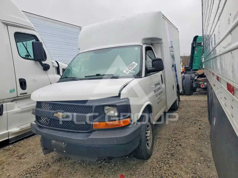 2015 Chevrolet Express photo