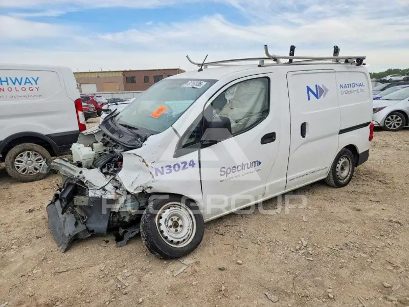 2015 Chevrolet Express photo