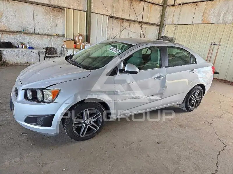2015 Chevrolet Sonic photo