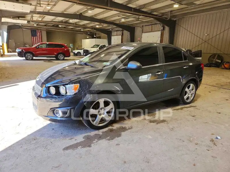 2015 Chevrolet Sonic фото